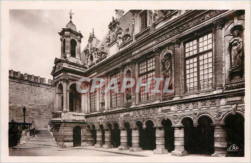 La Rochelle - L'Hôtel de Ville - Façade sur la cour intérieure — éditeur Real-Photo P. Strasbourg, n°19