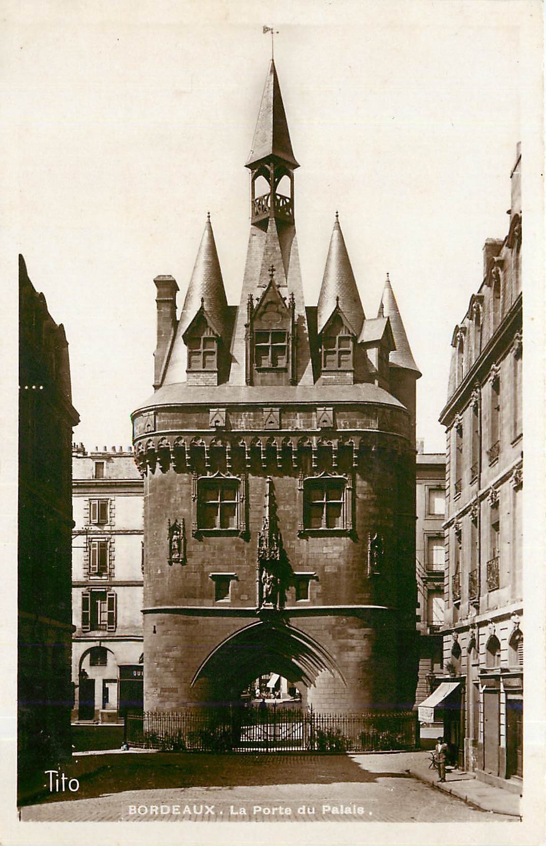 CPA BORDEAUX La Porte du Palais