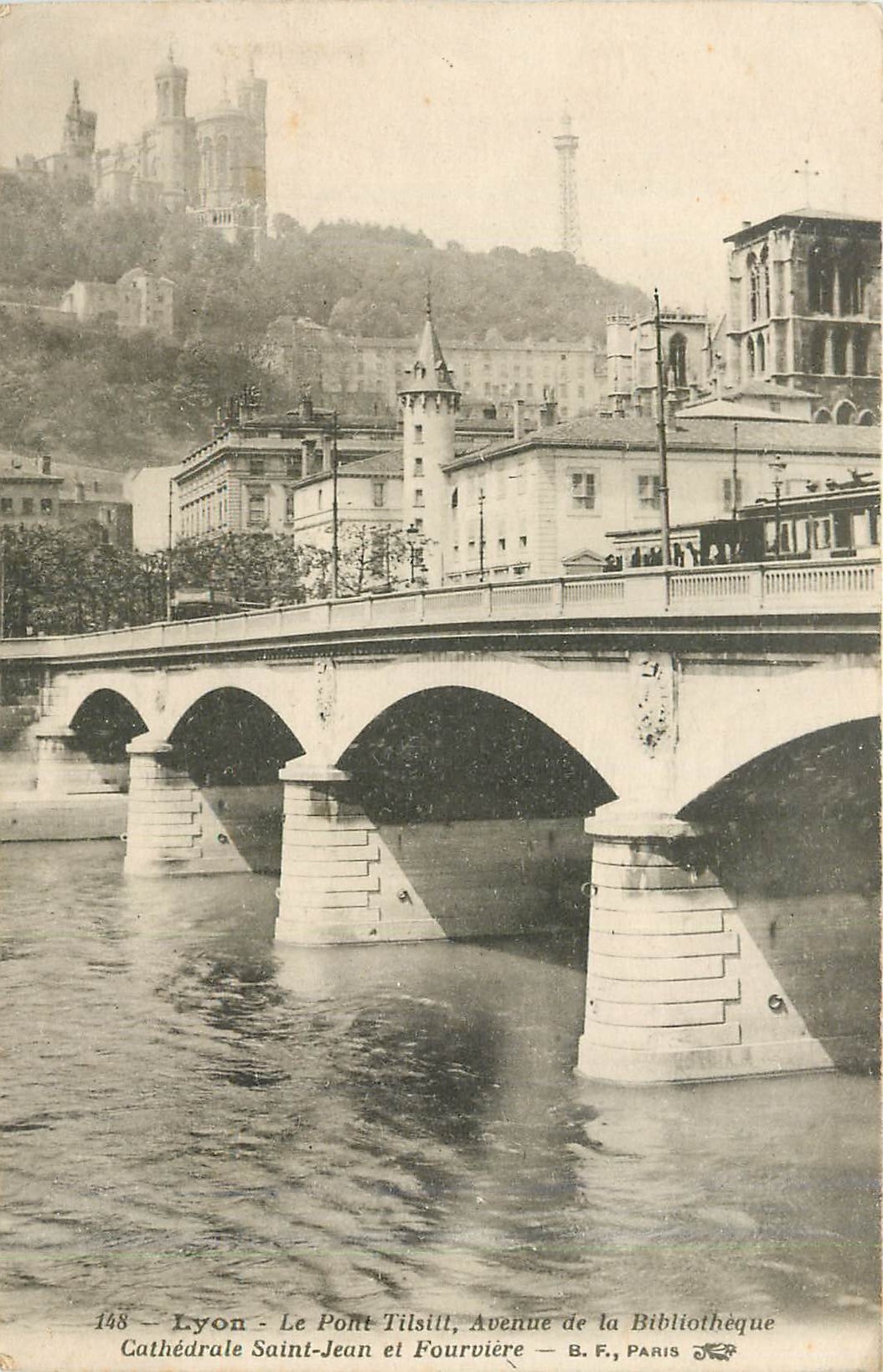 CPA LYON-Le Pont Tisill Avenue de la Bibliothèque.Cathédrale Saint-jean et Fourvière