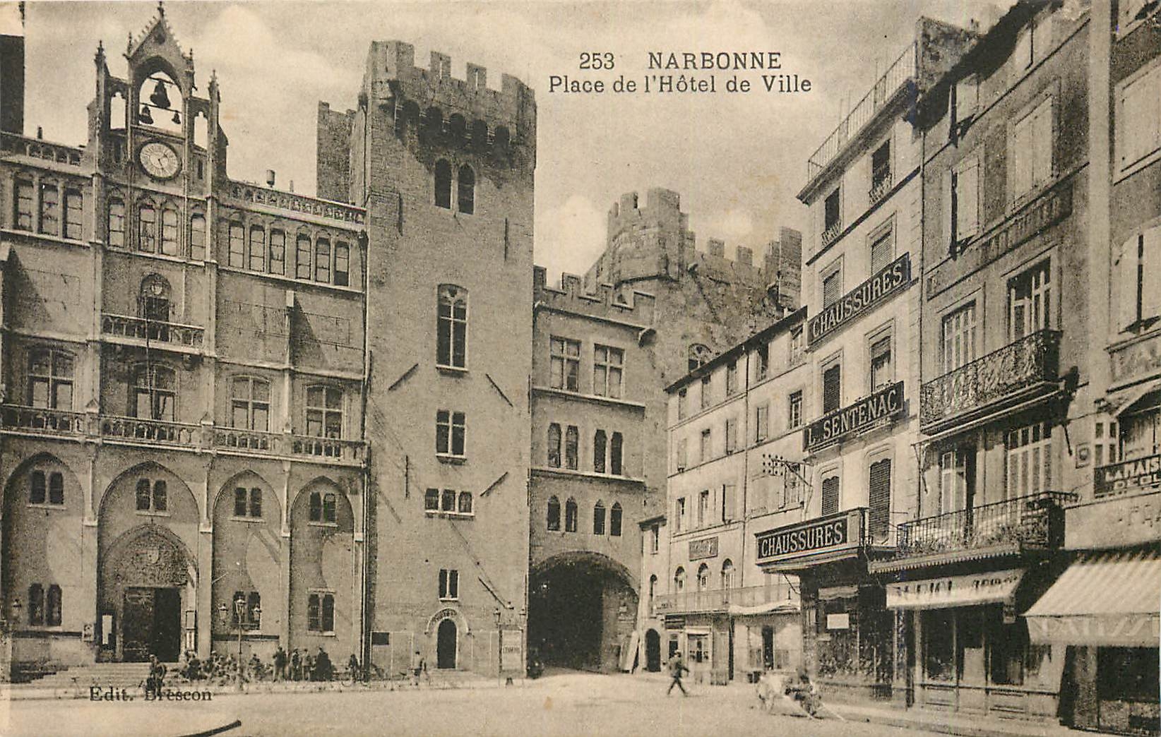 CPA NARBONNE  Place de l'Hotel de Ville