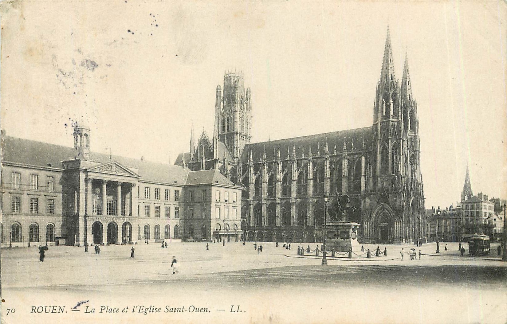 CPA ROUEN-La Place et l'Eglise Saint-Ouen