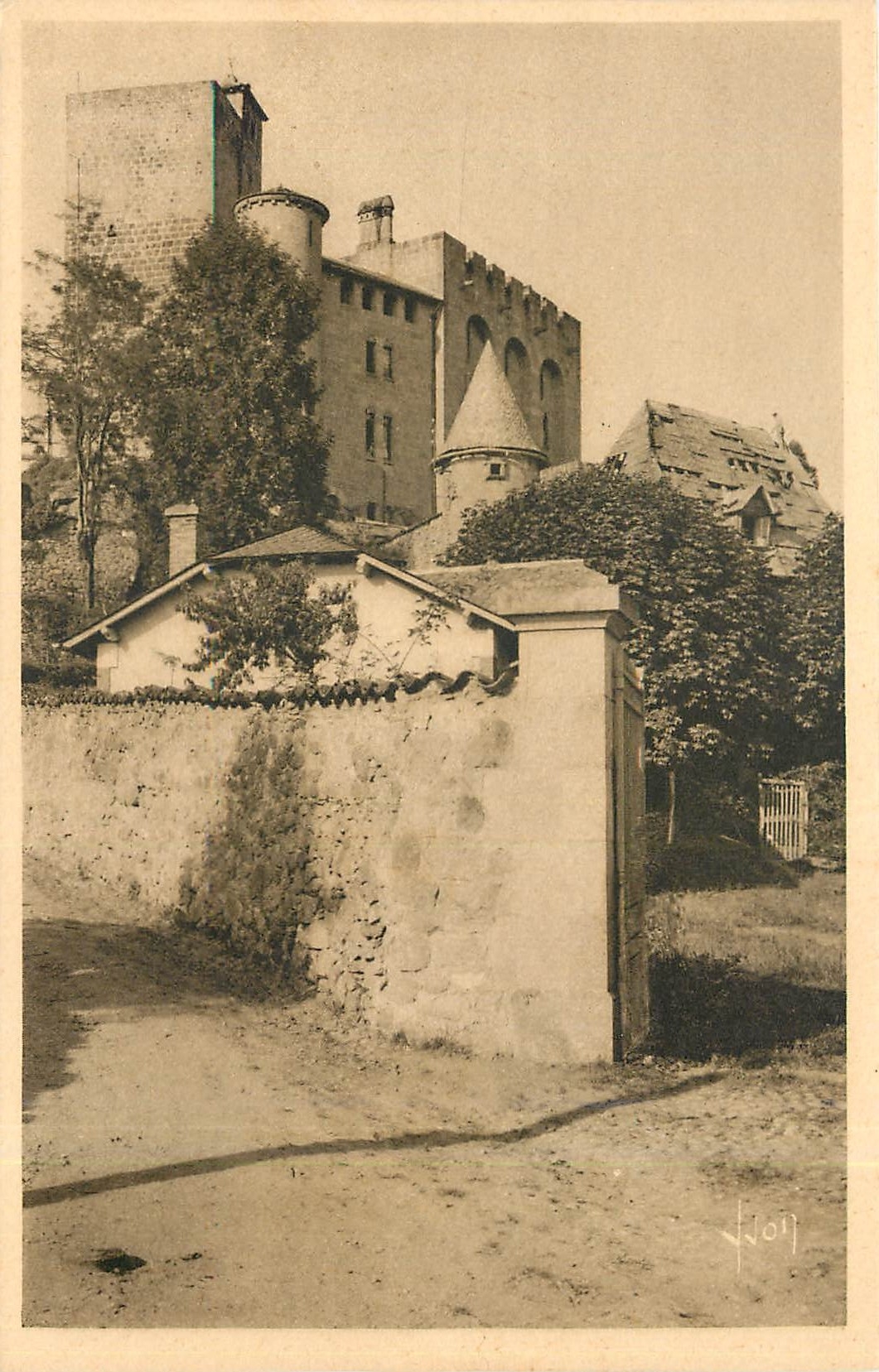 CPA AURILLAZ (Cantal) Chateau Sainte-Etienne