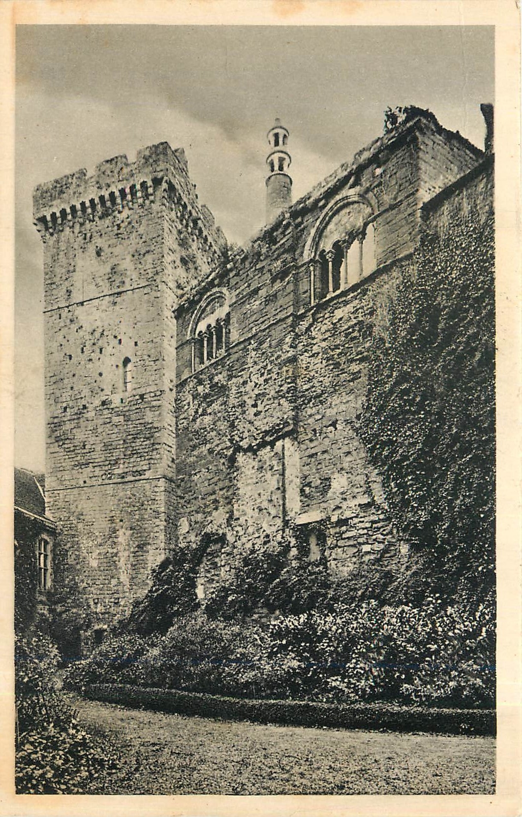 Château de Castelnau-Bretenoux — Lot — Fondation Jean Moullérat