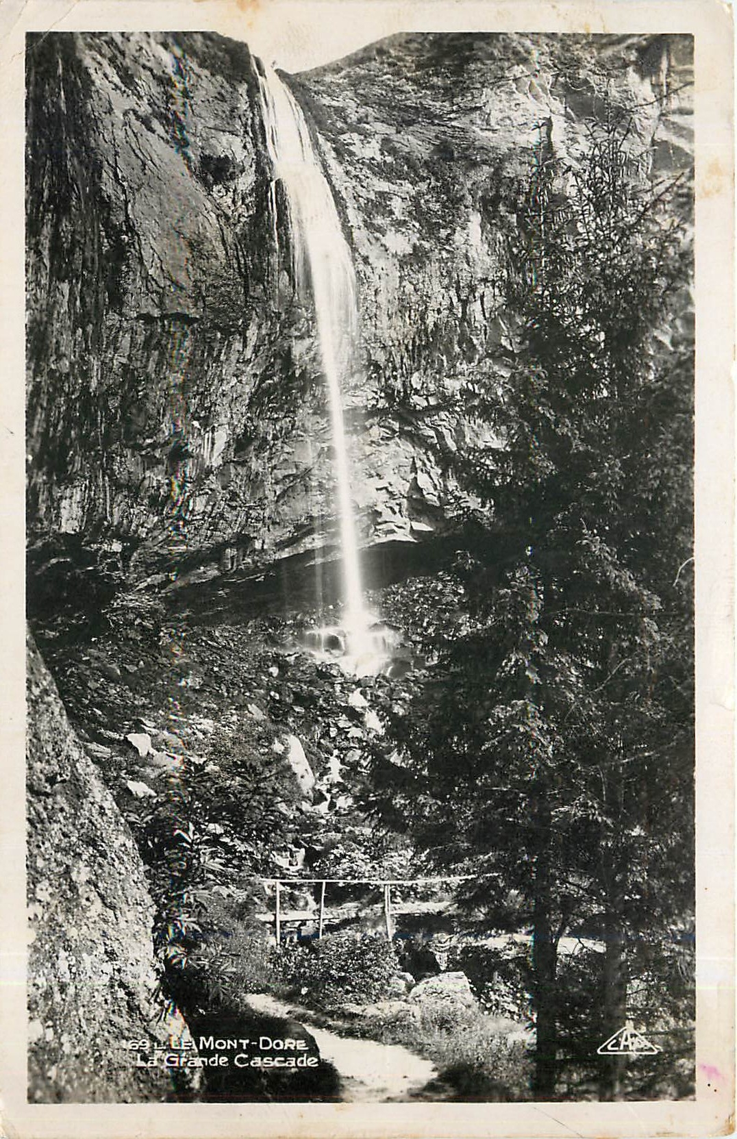 CPA le mont Dore .La Grande Cascade