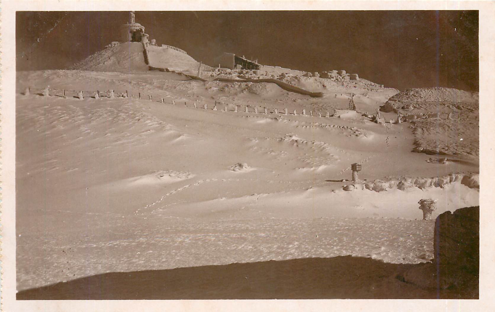 CPA La neige au Puy de Dome (Alt 1465)