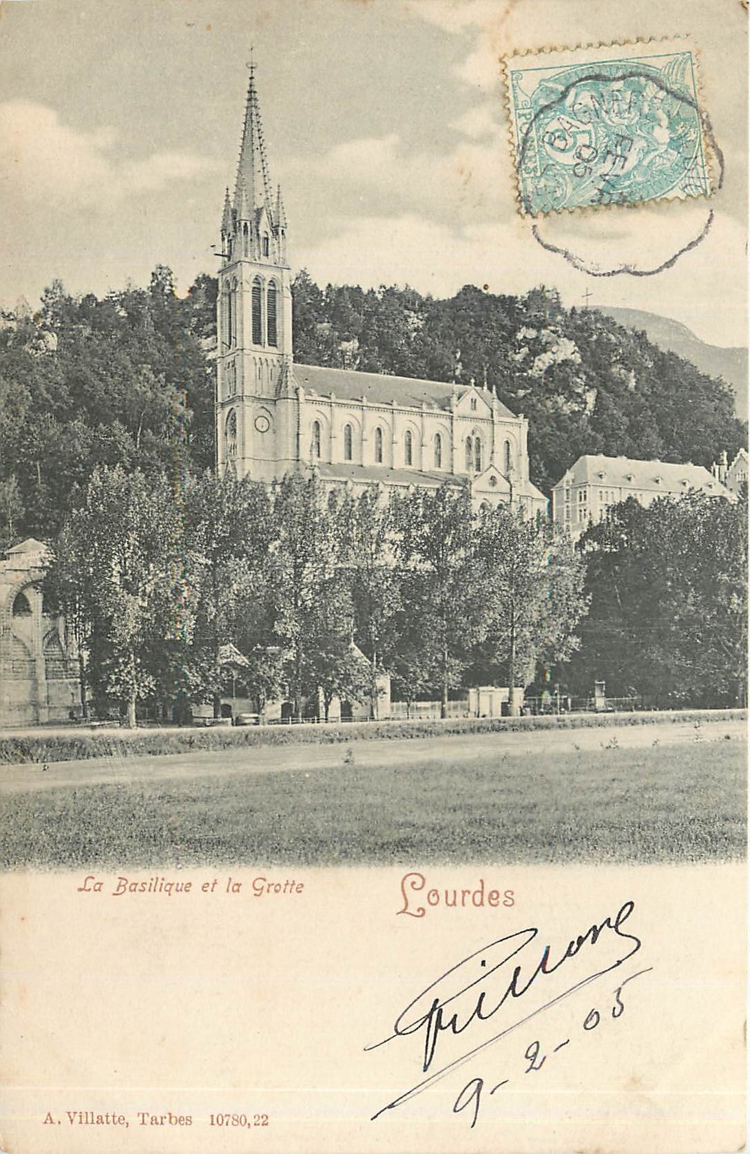 CPA LOURDES-La Basilique et la Grotte