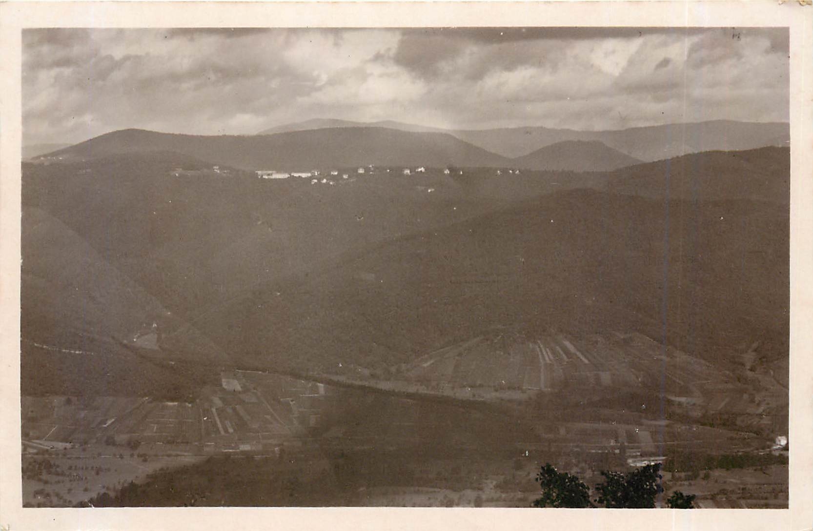 Trois-Epis (Haut-Rhin) — vue panoramique des montagnes et des cultures — J. Schifmann