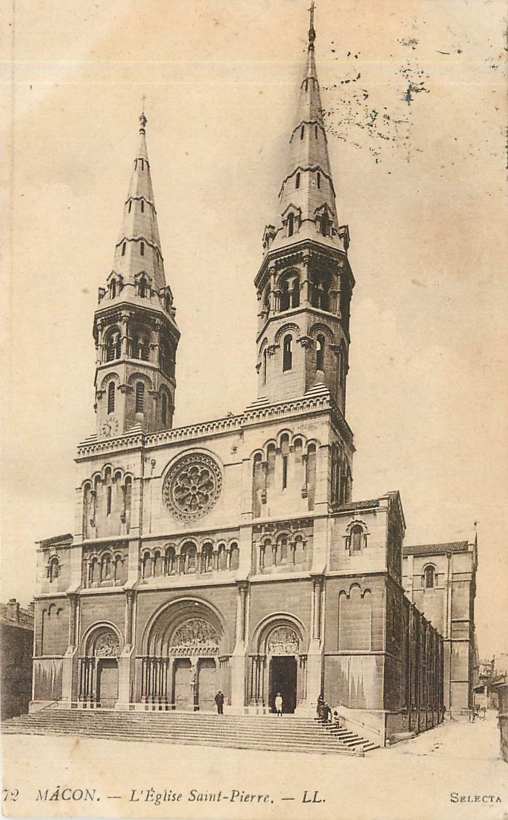 CPA MACON-L'Eglise Saint Pierre