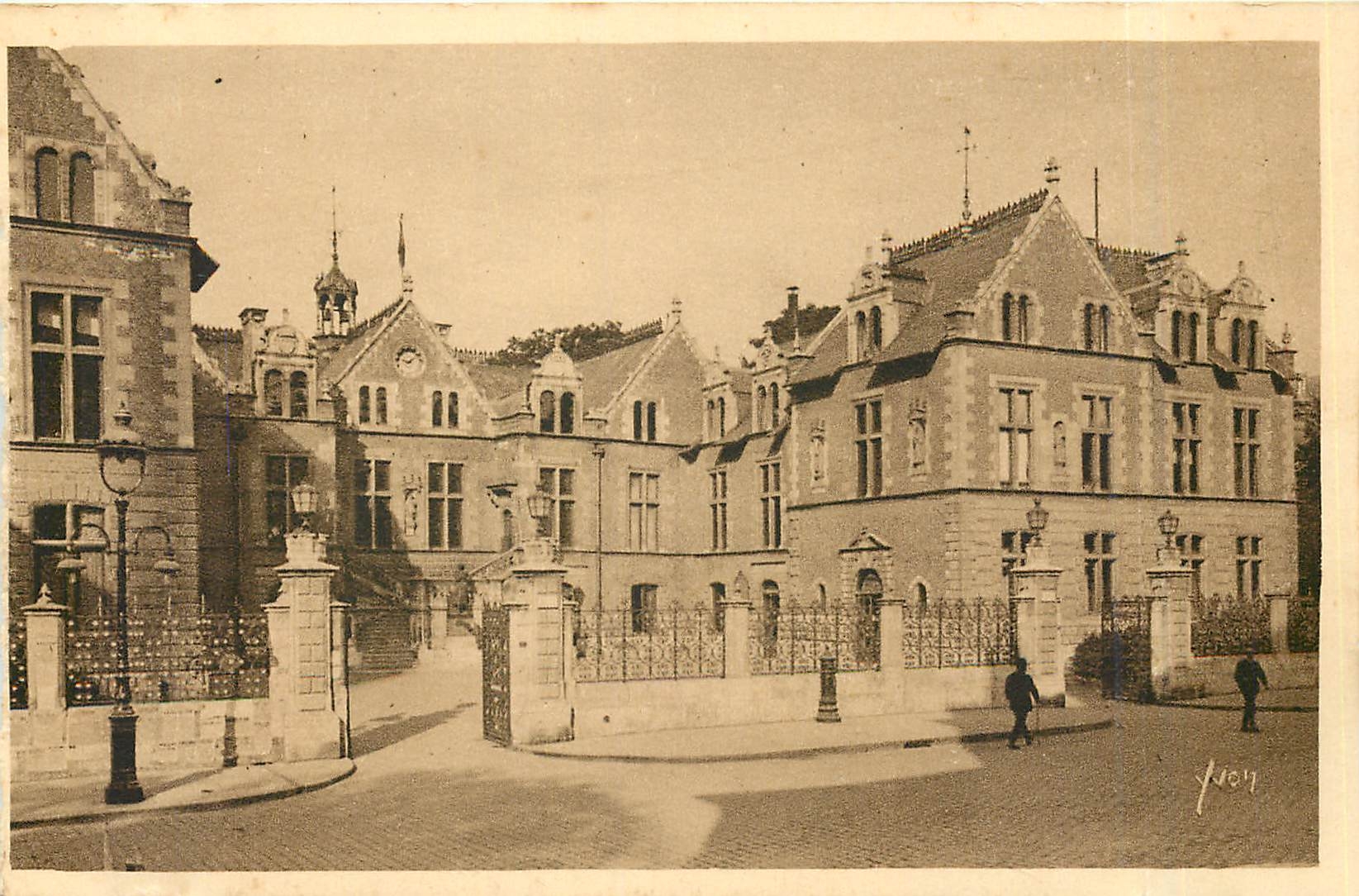 Orléans — L'Hôtel de Ville — Les Éditions d'Art Yvon, Paris