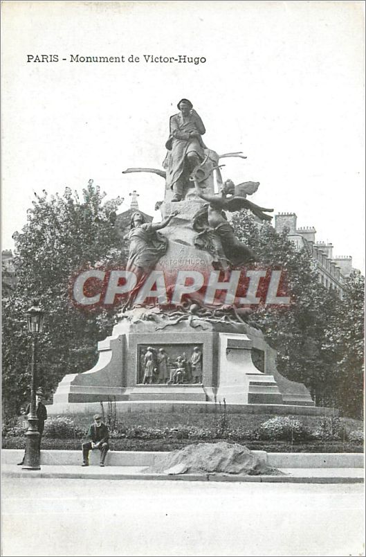 CPA PARIS-Monument de Victor-Hugo