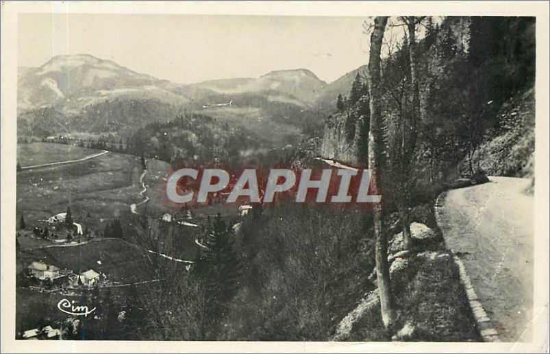 CPA LES ROUSSES (Jura) Alt 110m) Route de Morz aux ousses
