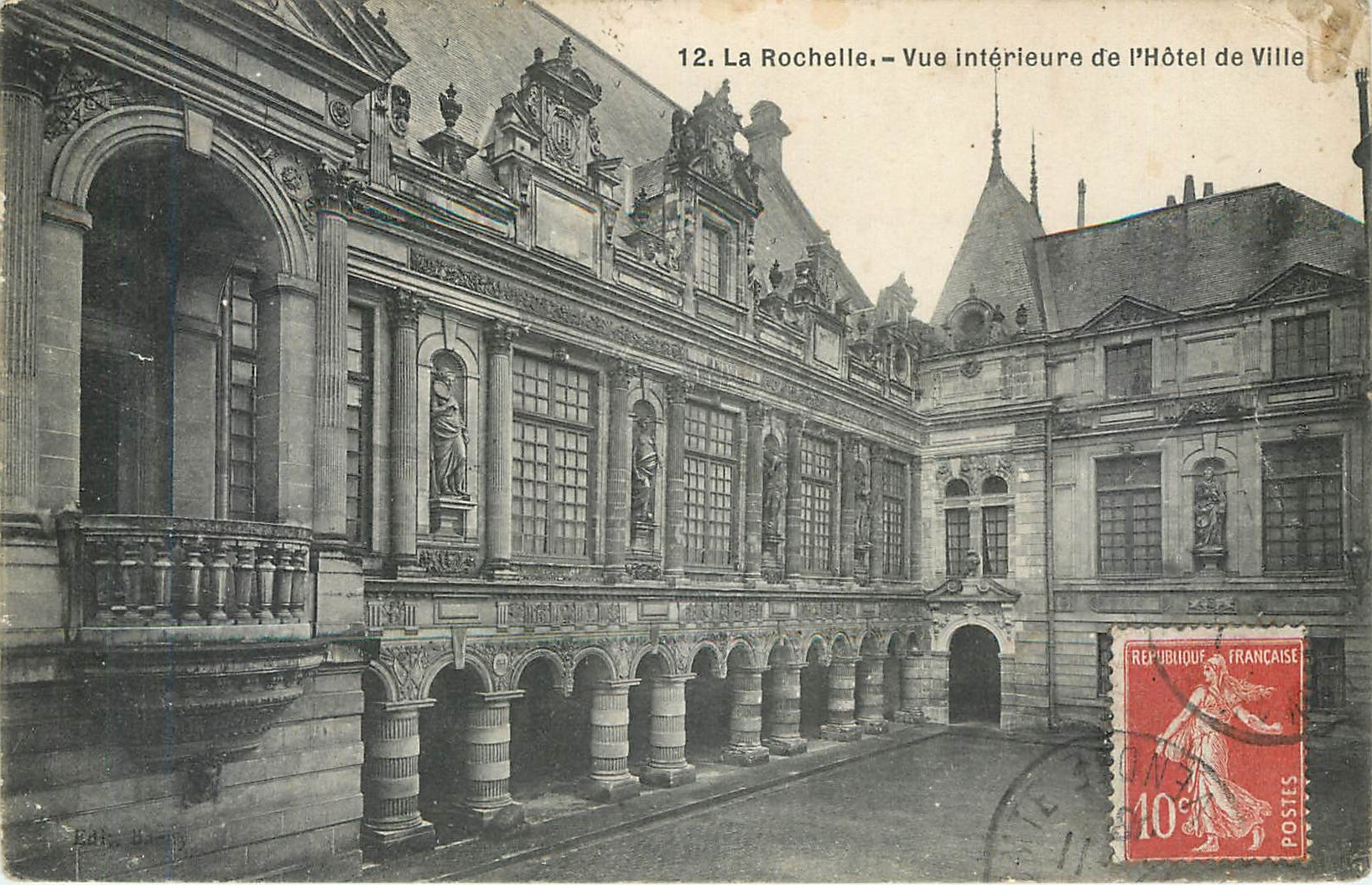 La Rochelle — Vue intérieure de l'Hôtel de Ville — Éditeur : BAH, N°12
