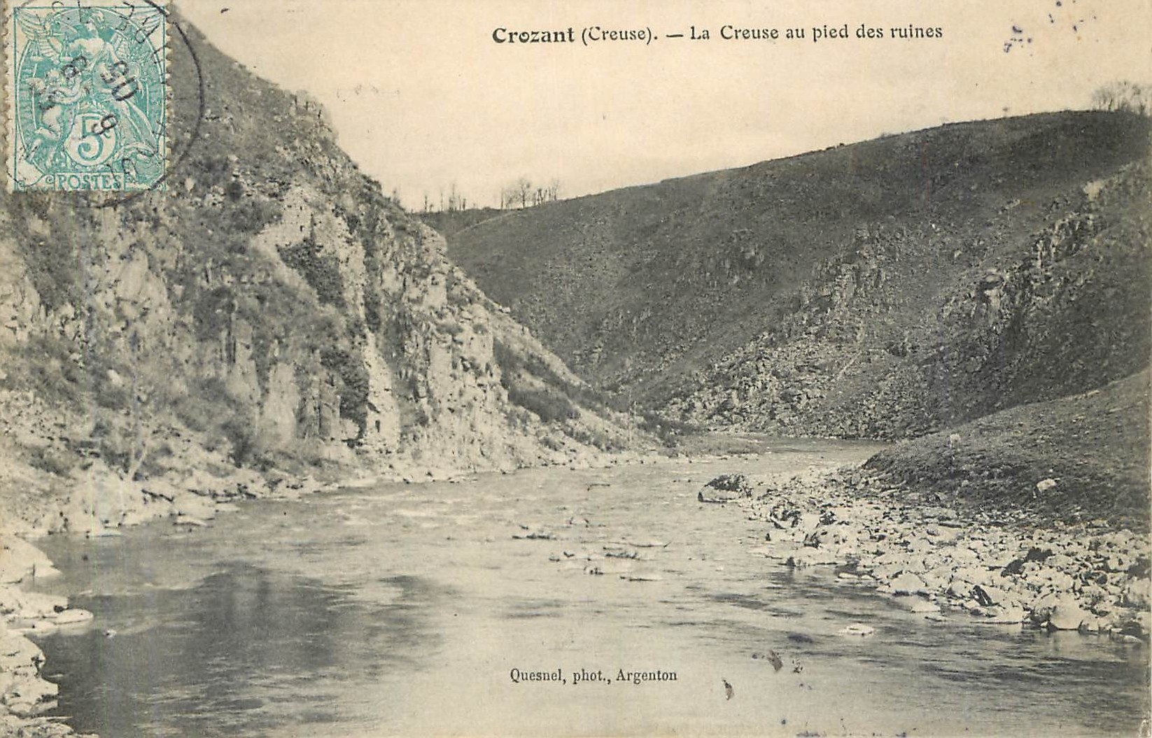 Croissant (Creuse) — Die Creuse am Fuße der Ruinen — Quesnel, phot. Argenton
