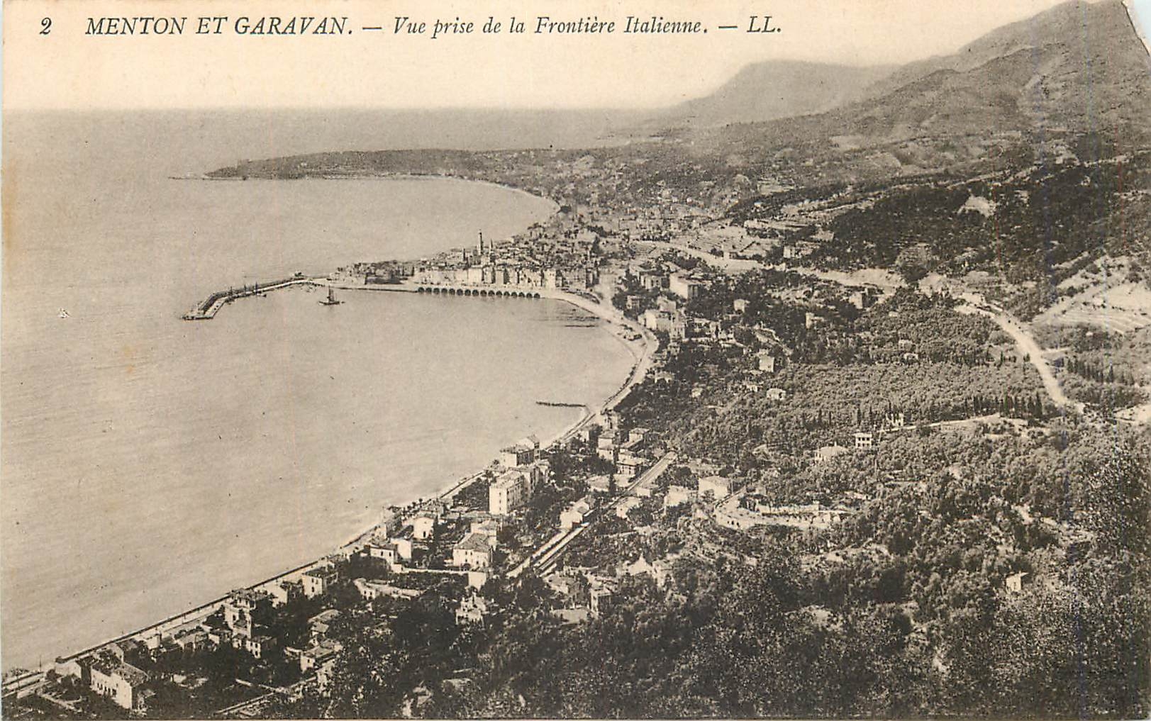 CPA Menton et Garavan Vue prise de la Frontiere Italienne 