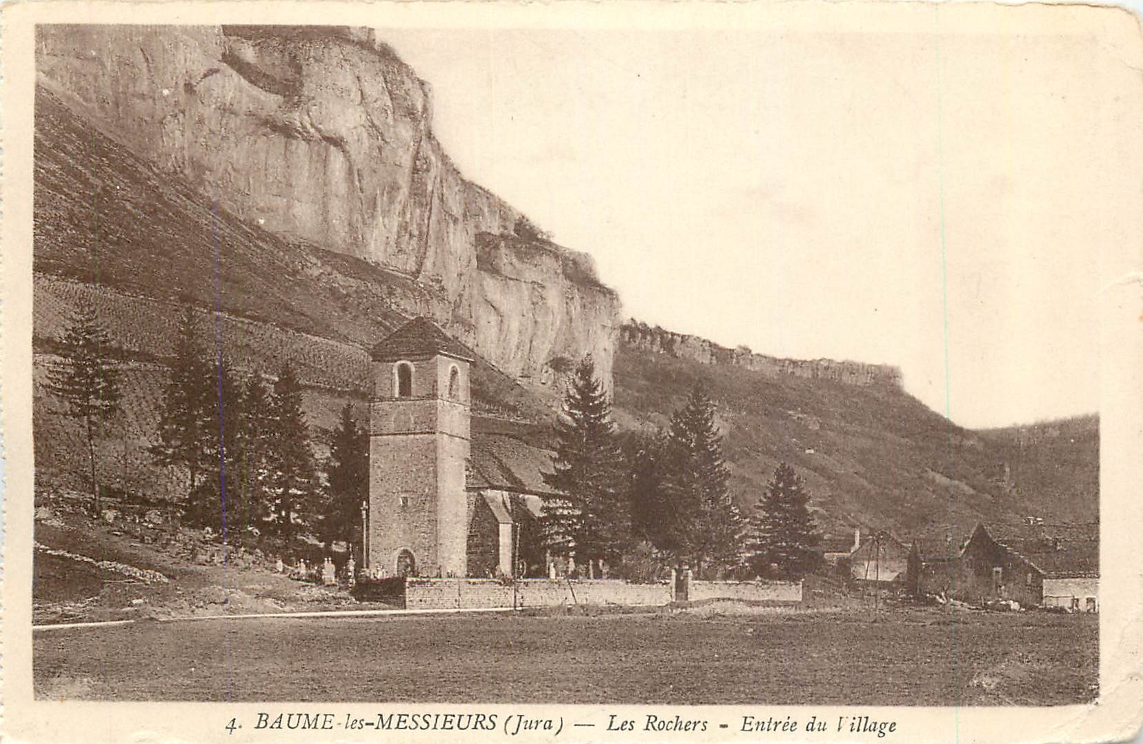 CPA Baume les Messieurs Jura Les Rochers Entree du Village 