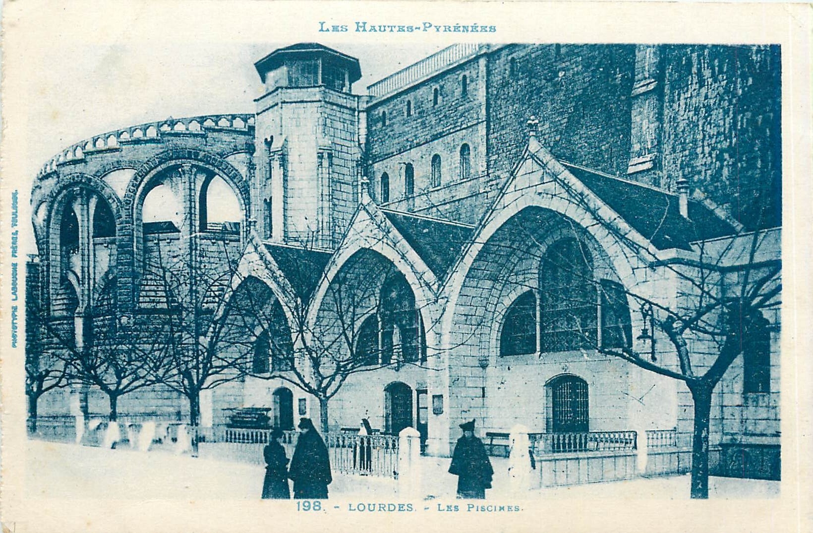 CPA Les Hautes Pyrenees Lourdes Les Piscines 