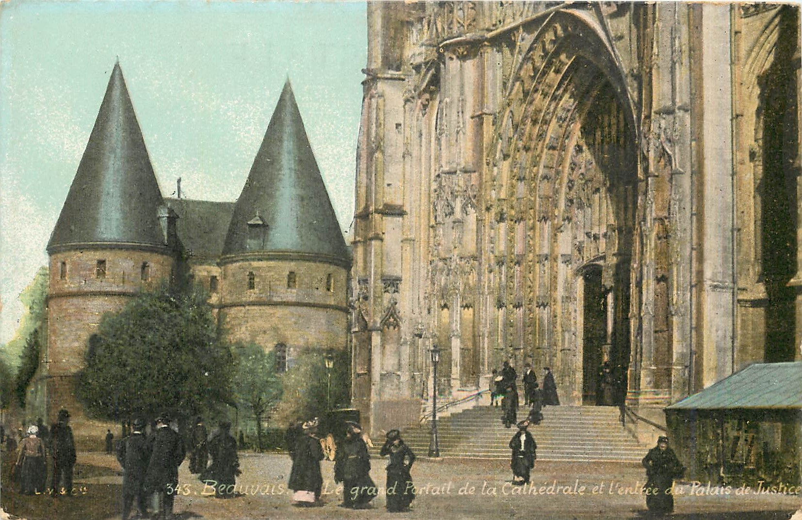 CPA Beauvais Le Grand Portait de la Cathedrale et l'Entree des Palais de Justice 