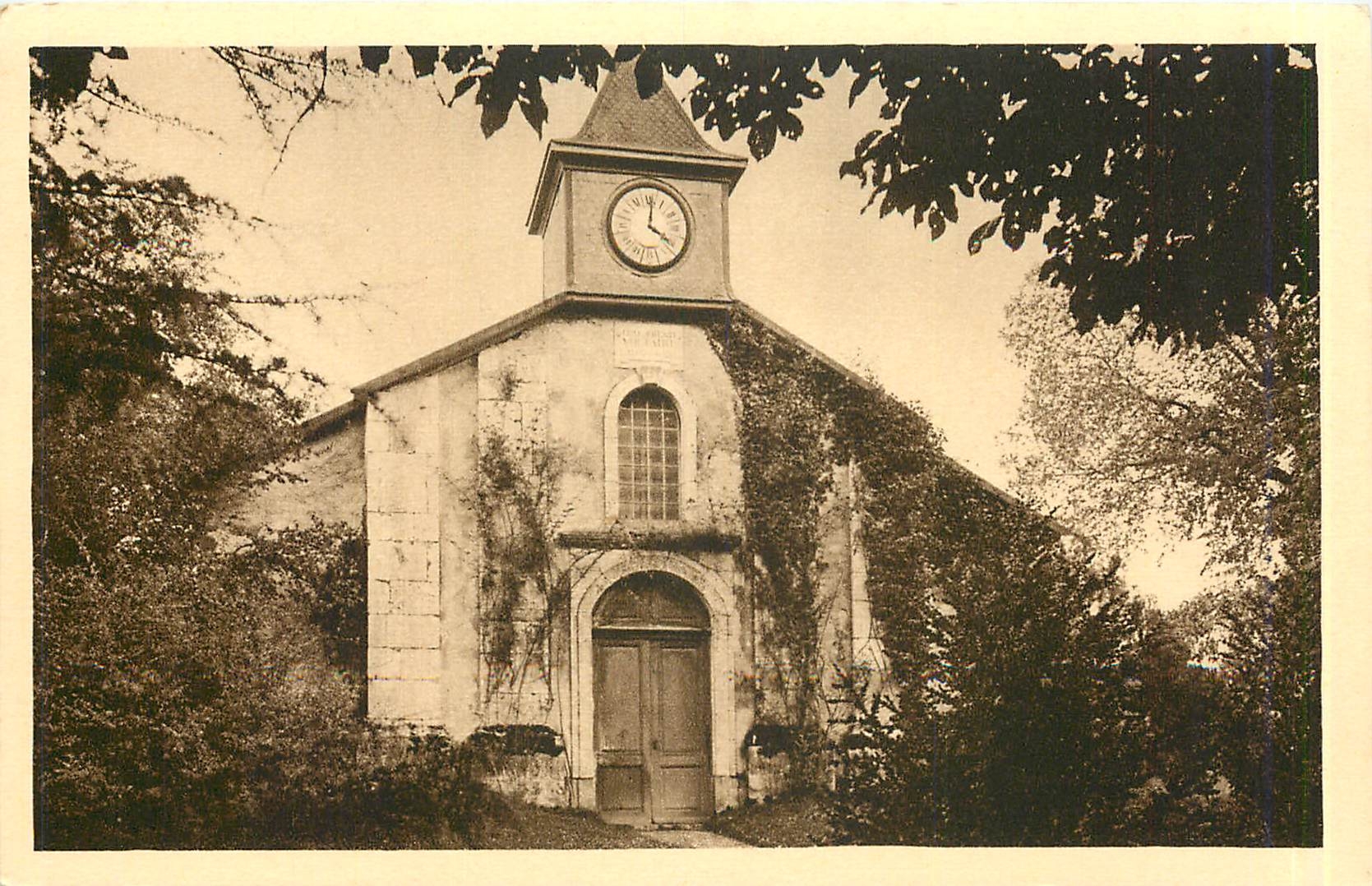CPA Vues de L'Ain Ferney Voltaire Chapelle elevee a Dieu par Voltaire 