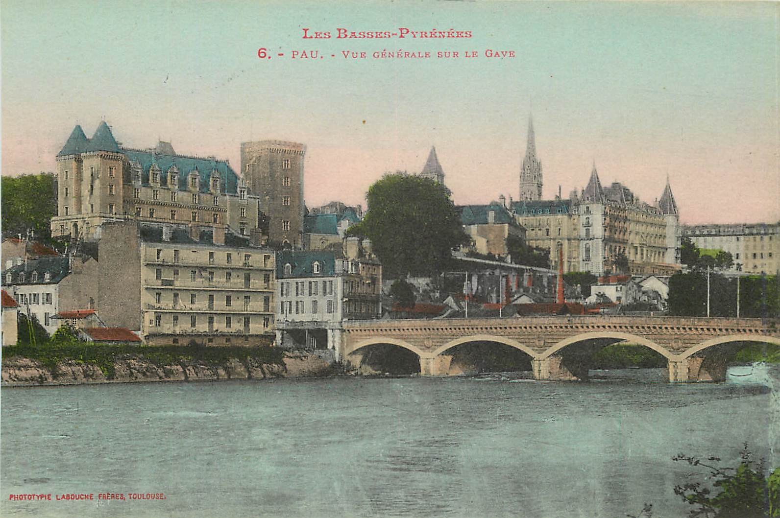 CPA Les Basses Pyrenees Pau Vue Generale sur le Gave 