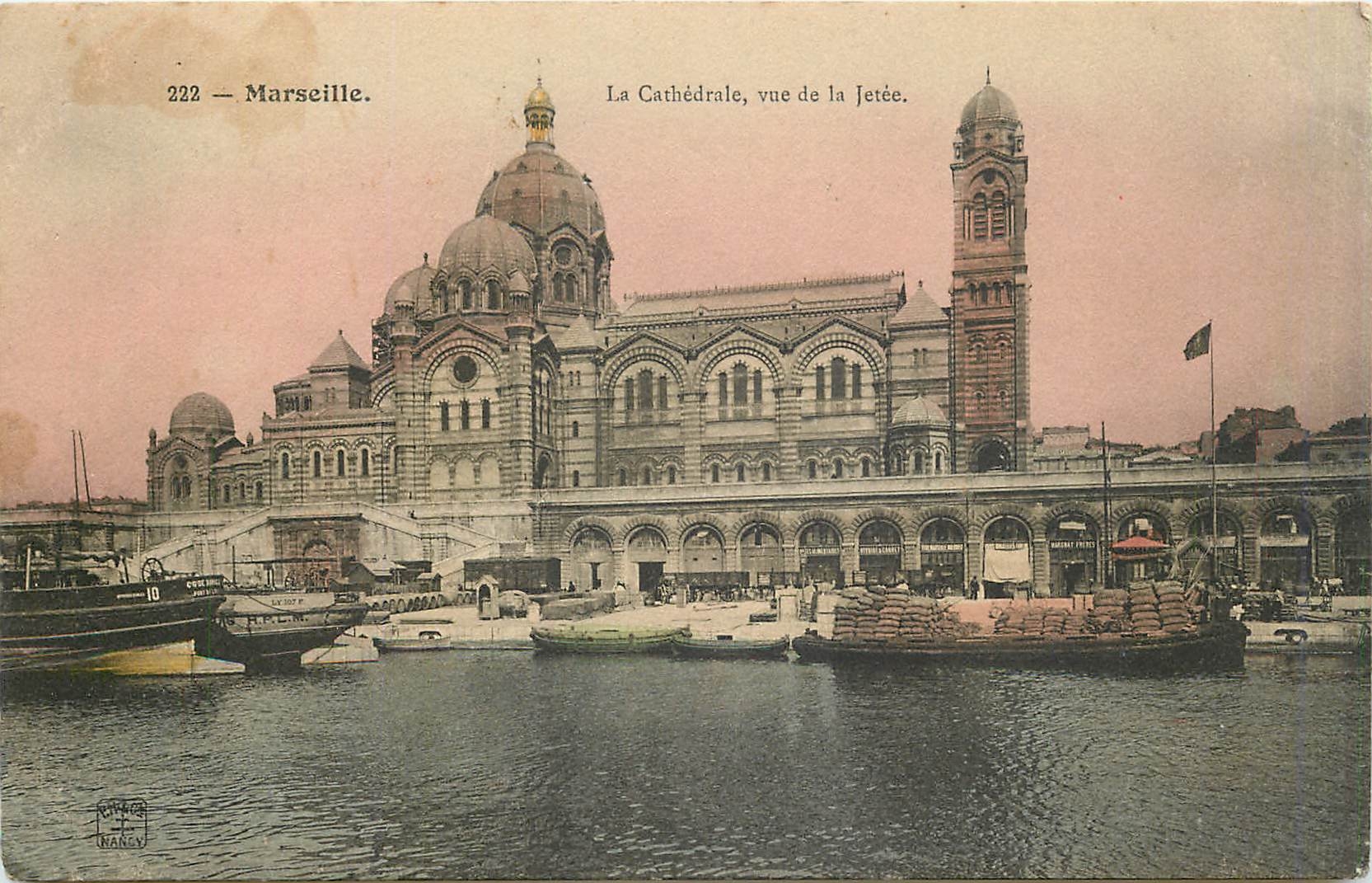CPM Marseille La Cathedrale vue de la Jetee 