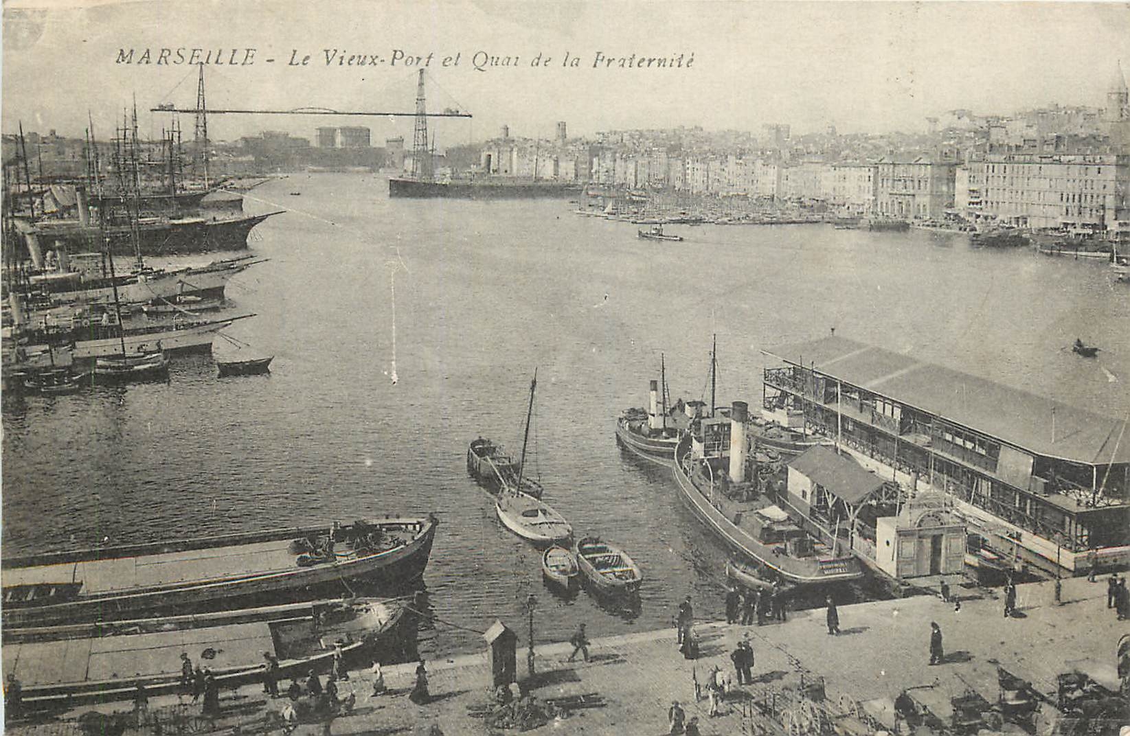 CPA Marseille Le Vieux Port et Quai de la Fraternite Bateaux