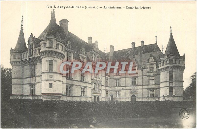 CPA Azay le Rideau L et L Le Chateau Cour interieure 