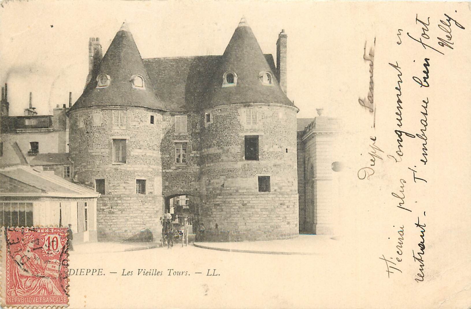 CPA Dieppe Les Vieilles Tours 