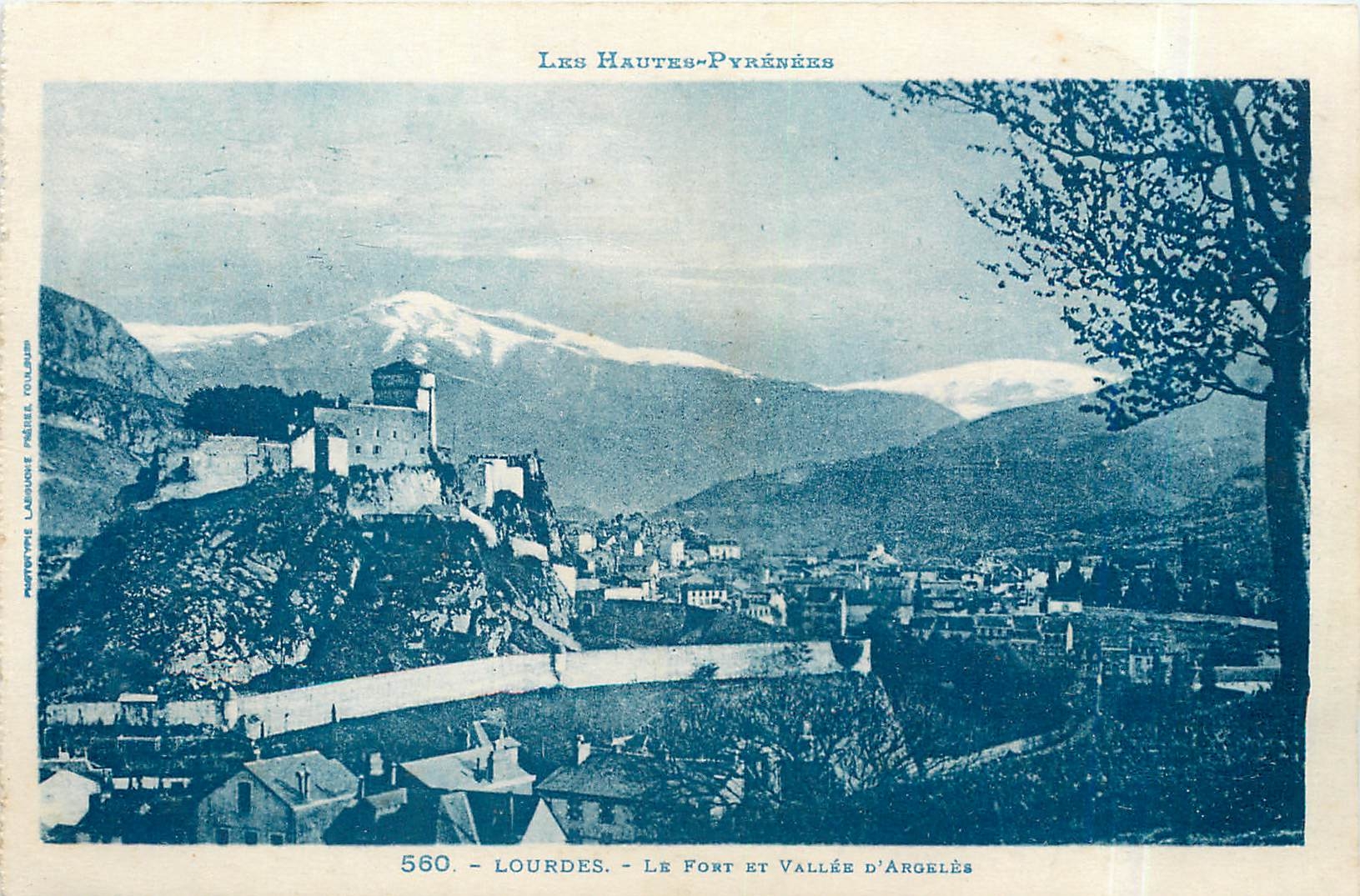 Lourdes — Der Bergfried und das Tal von Argelès — Les Hautes-Pyrénées