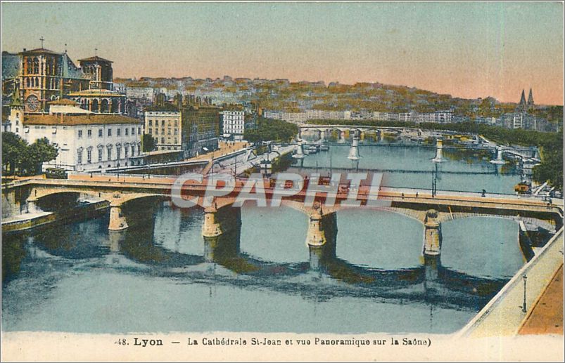 CPA Lyon La Cathedrale St Jean et vue Panoramique sur la Saone 