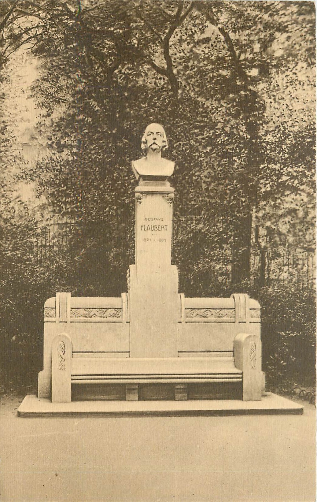 CPA Jardin du Luxembourg Buste de Gustave Flaubert 
