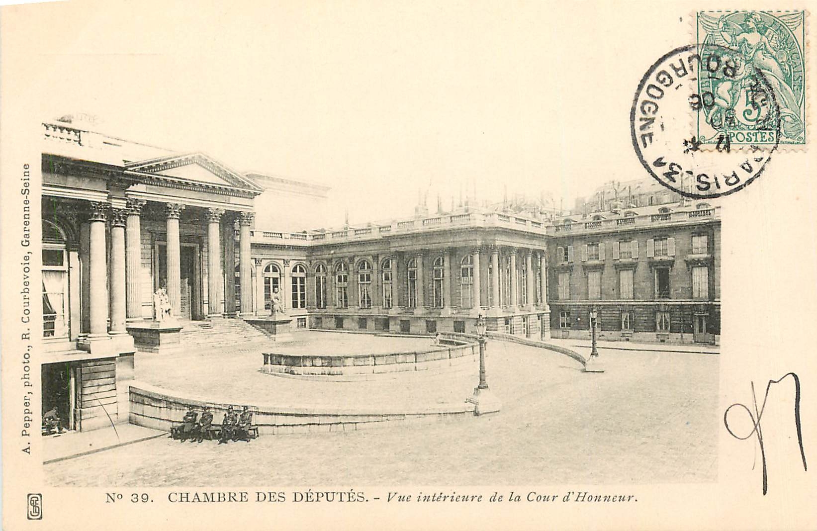 CPA Chambre des Deputes Vue interieure de la Cour d'Honneur 