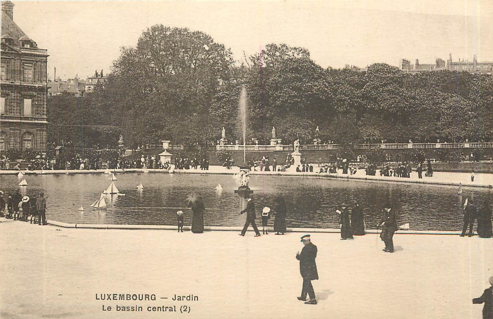 CPA Luxembourg Jardin Le bassin central 