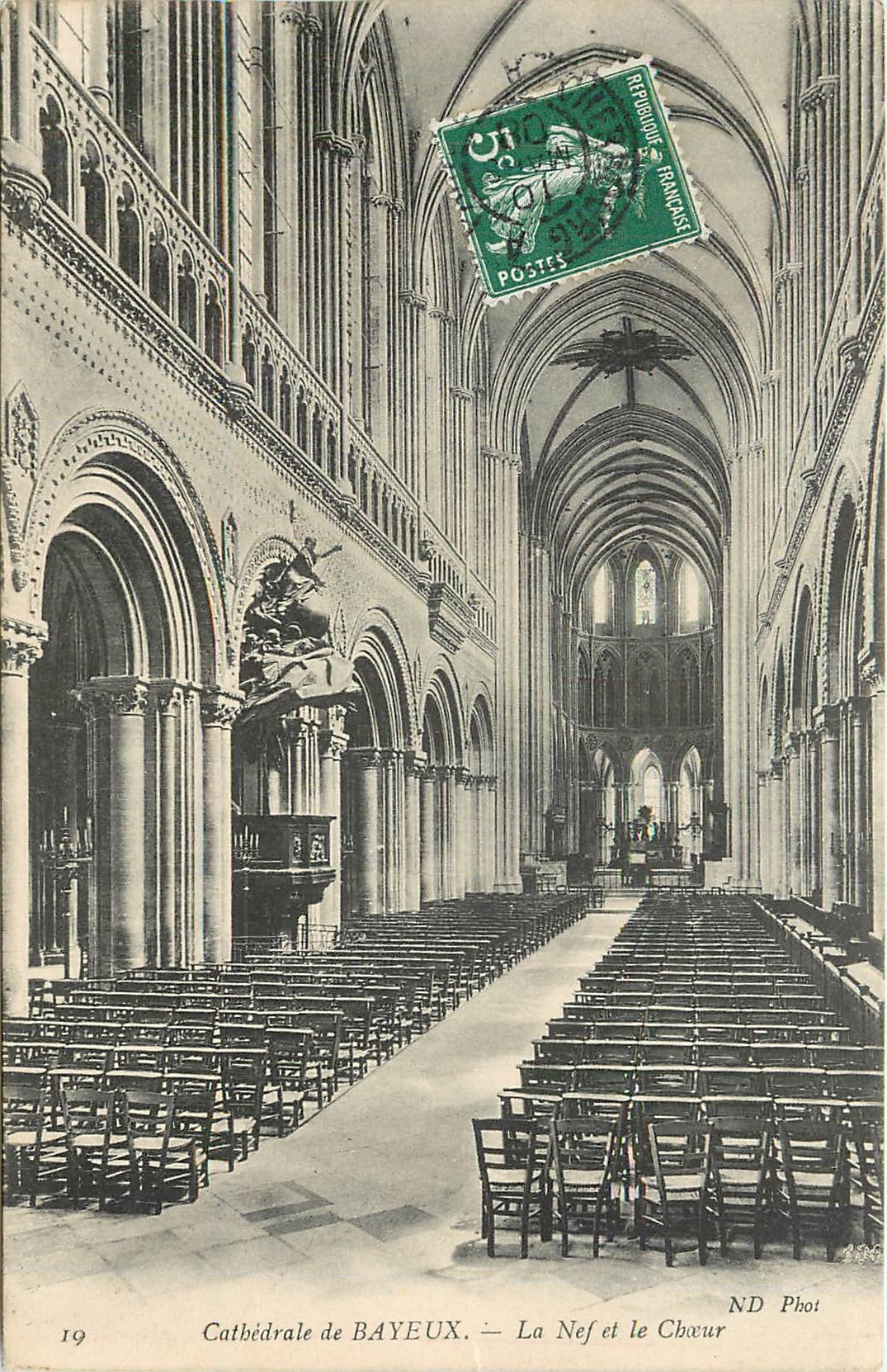 Cathédrale de BAYEUX — La Nef et le Chœur — ND Phot