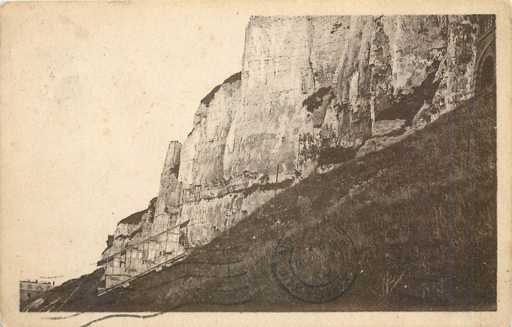 CPA Le Treport Les Falaisees et le Funiculaire 