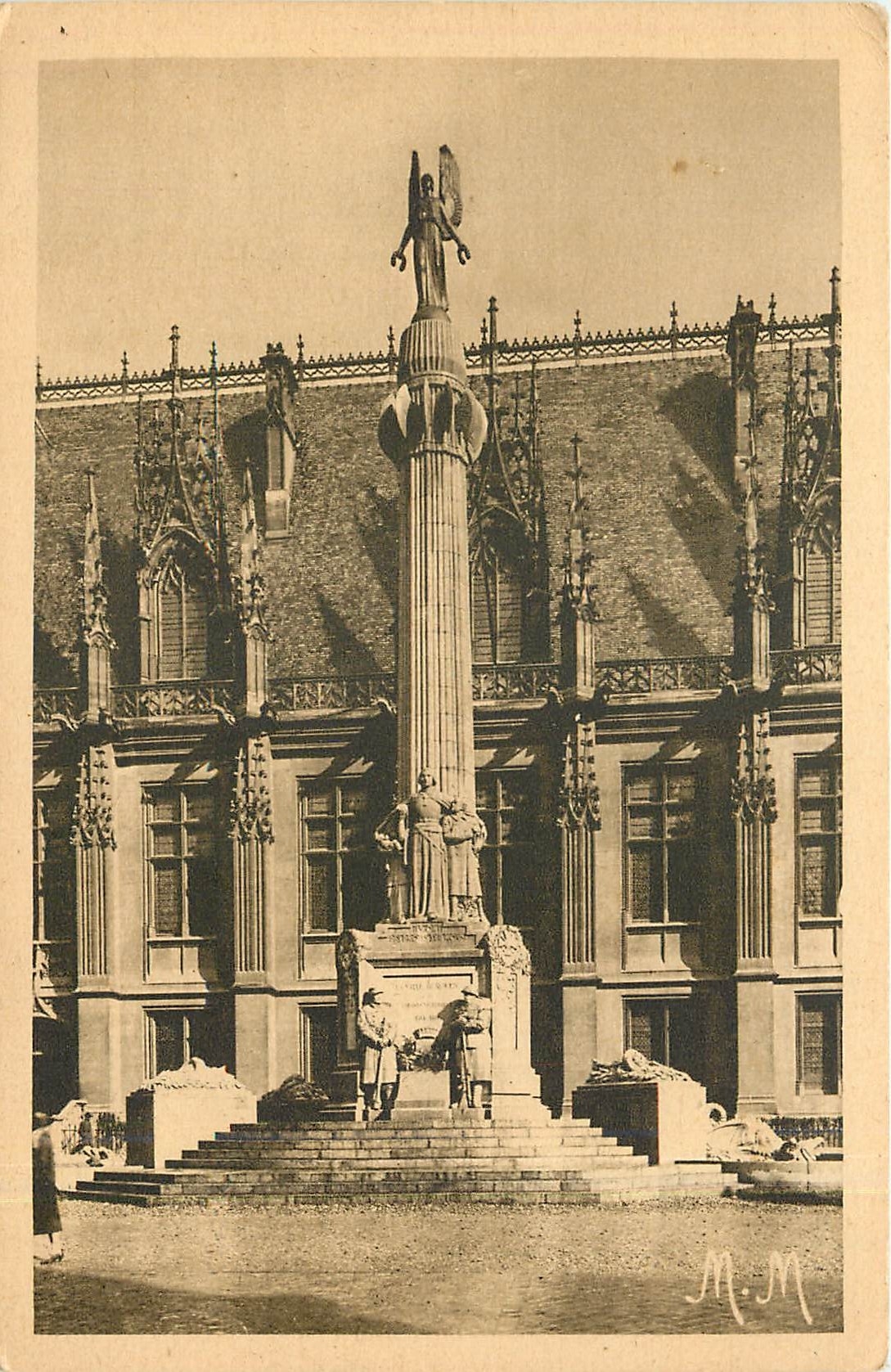 CPA Rouen La Ville Musee Le monument de la Victoire ceuvre du sculpteur Real del Sarte 