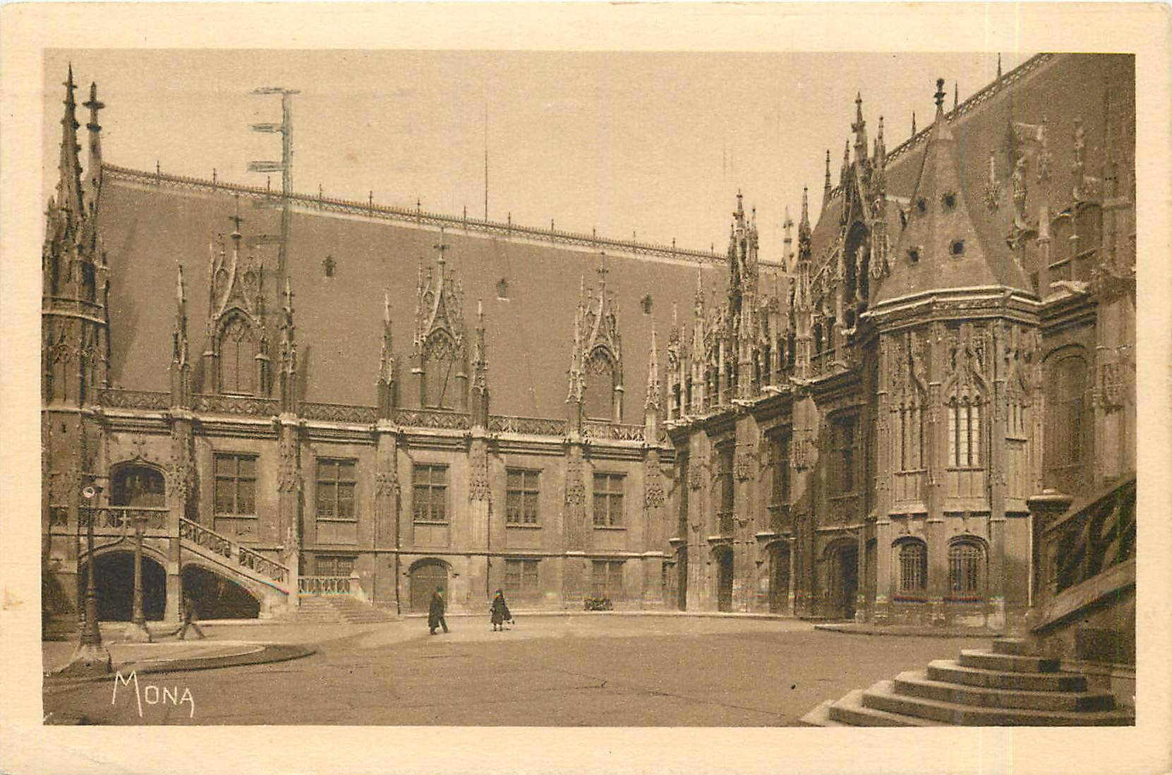 CPA Rouen La Ville Musee Palais de Justice Facade sur la cour d'Honneur 