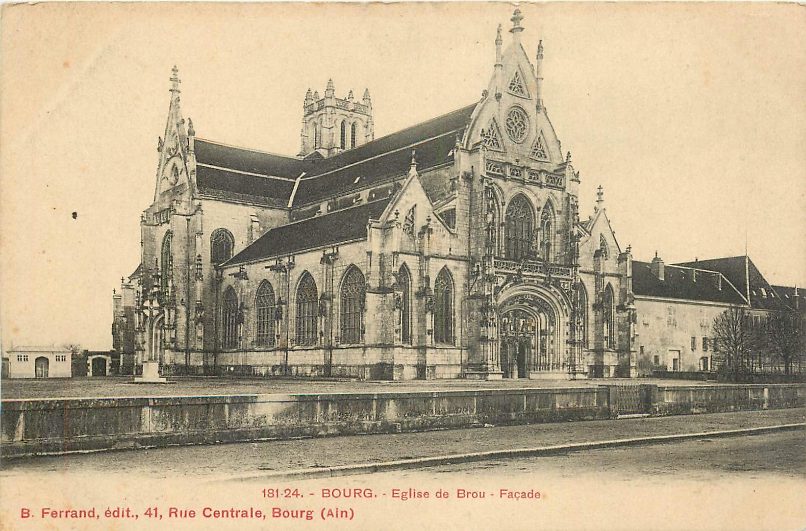 CPA Bourg Eglise de Brou Facade 