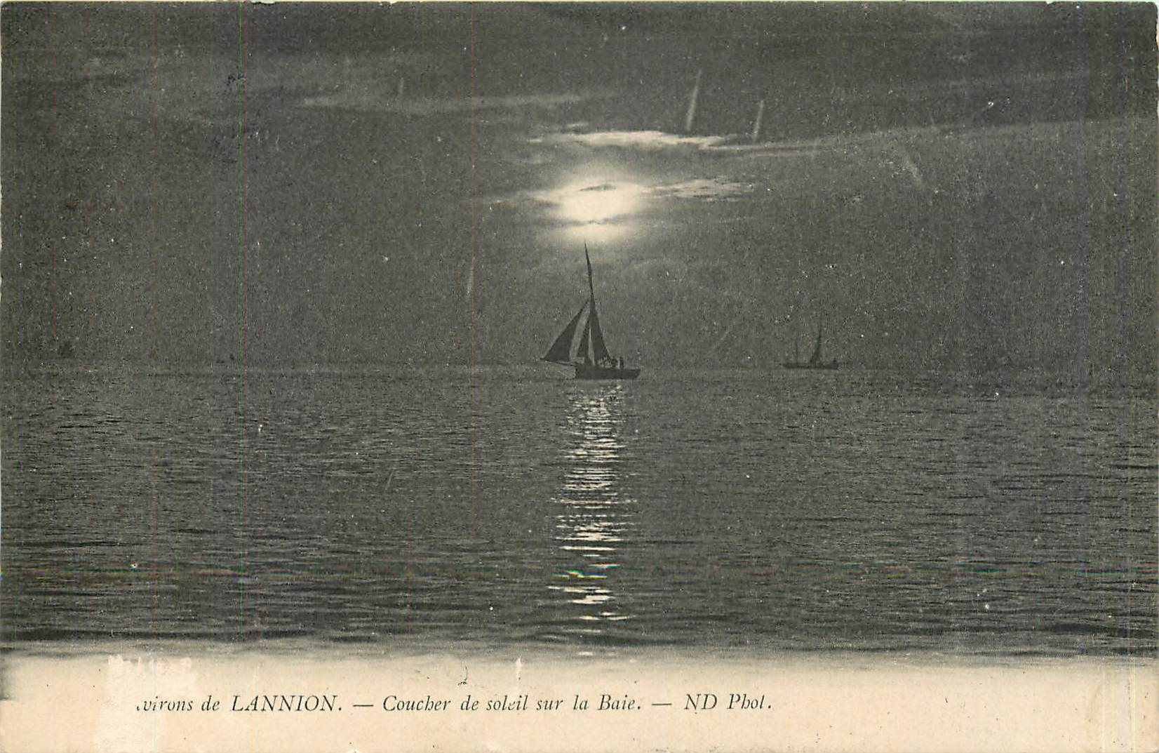 CPA Environs de Lannion Coucher de soleil sur la Baie 