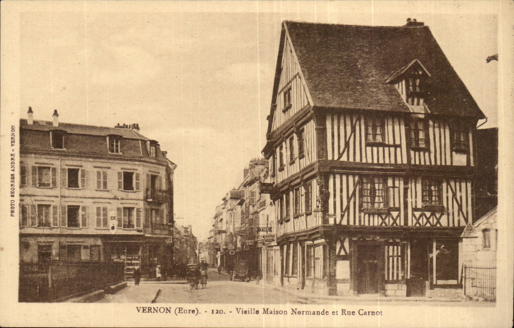 Vernon - Vieille maison Normande et Rue Carnot - CPA 