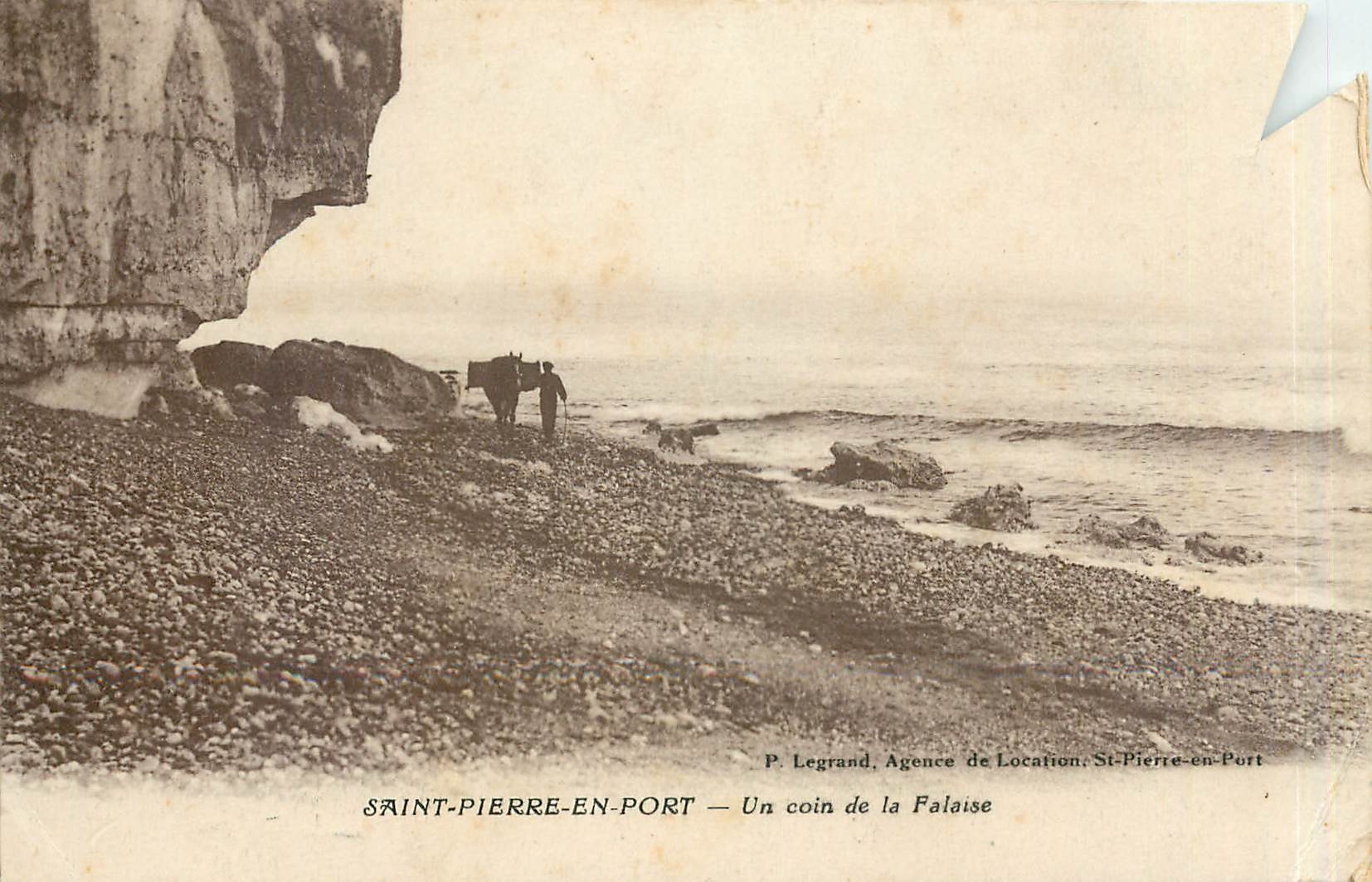 CPA Saint Pierre en Port Un coin de la Falaise 
