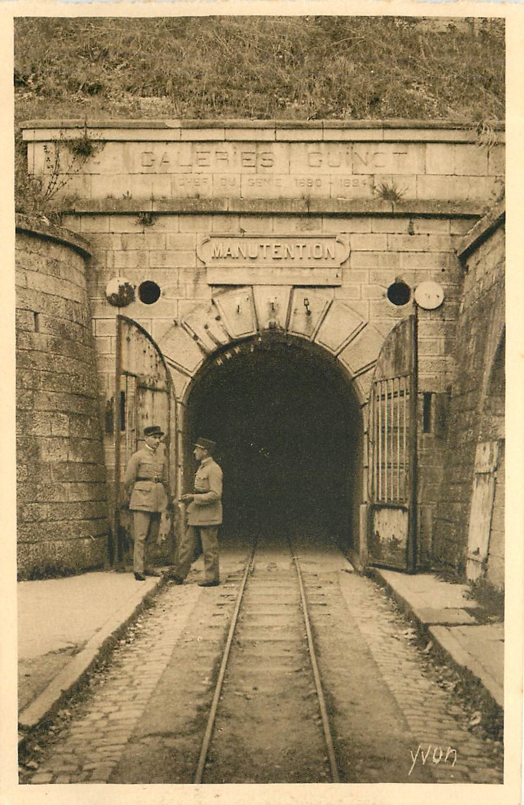 CPA Verdun Meuse La Citadelle Entree du Poste d'ecoute 