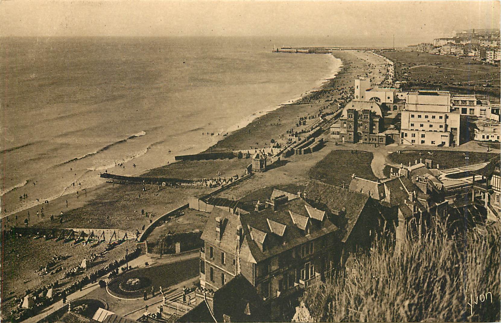 CPA Dieppe Seine Inferieure Vue generale de la Plage 
