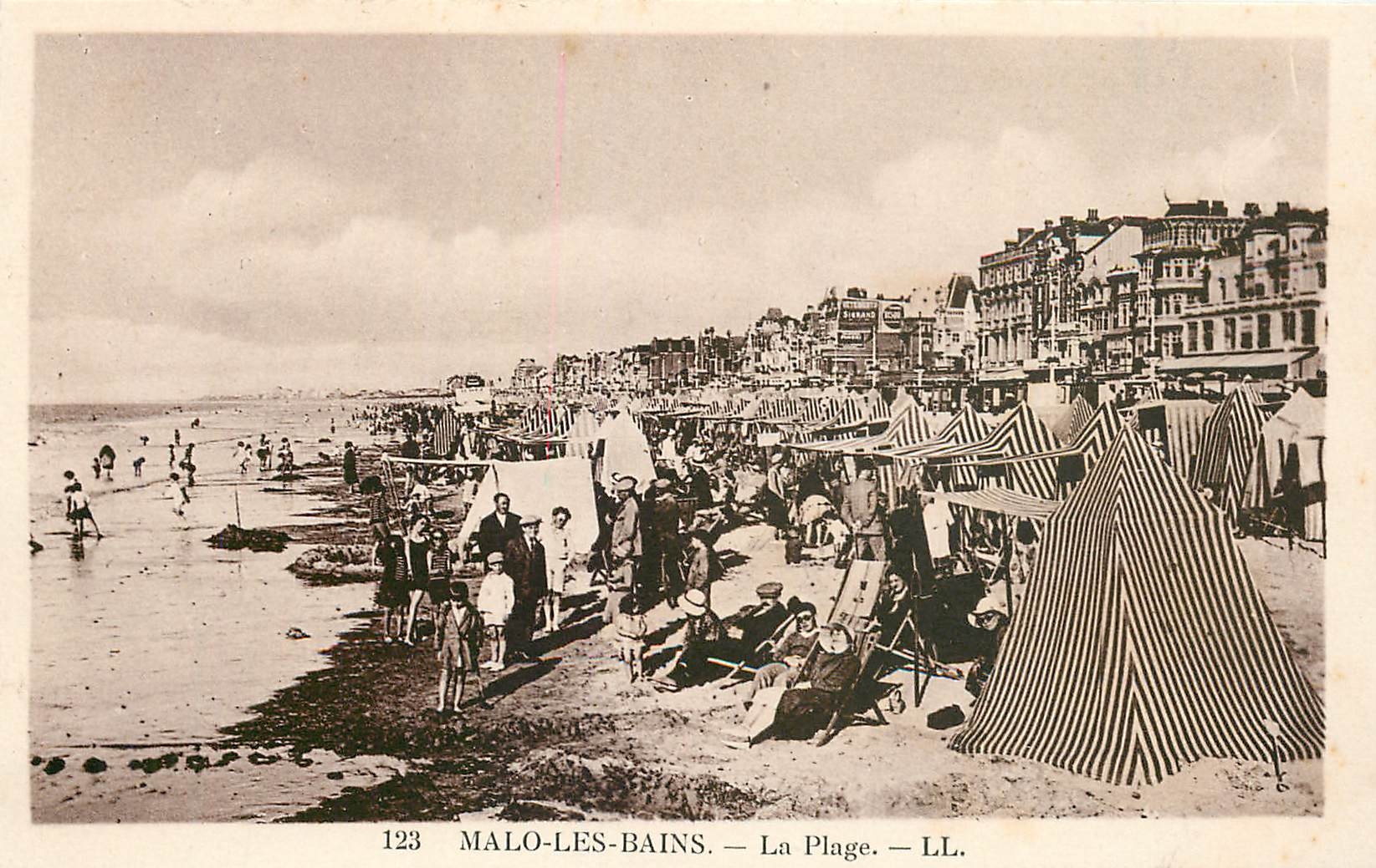 CPA Malo les Bains La Plage 