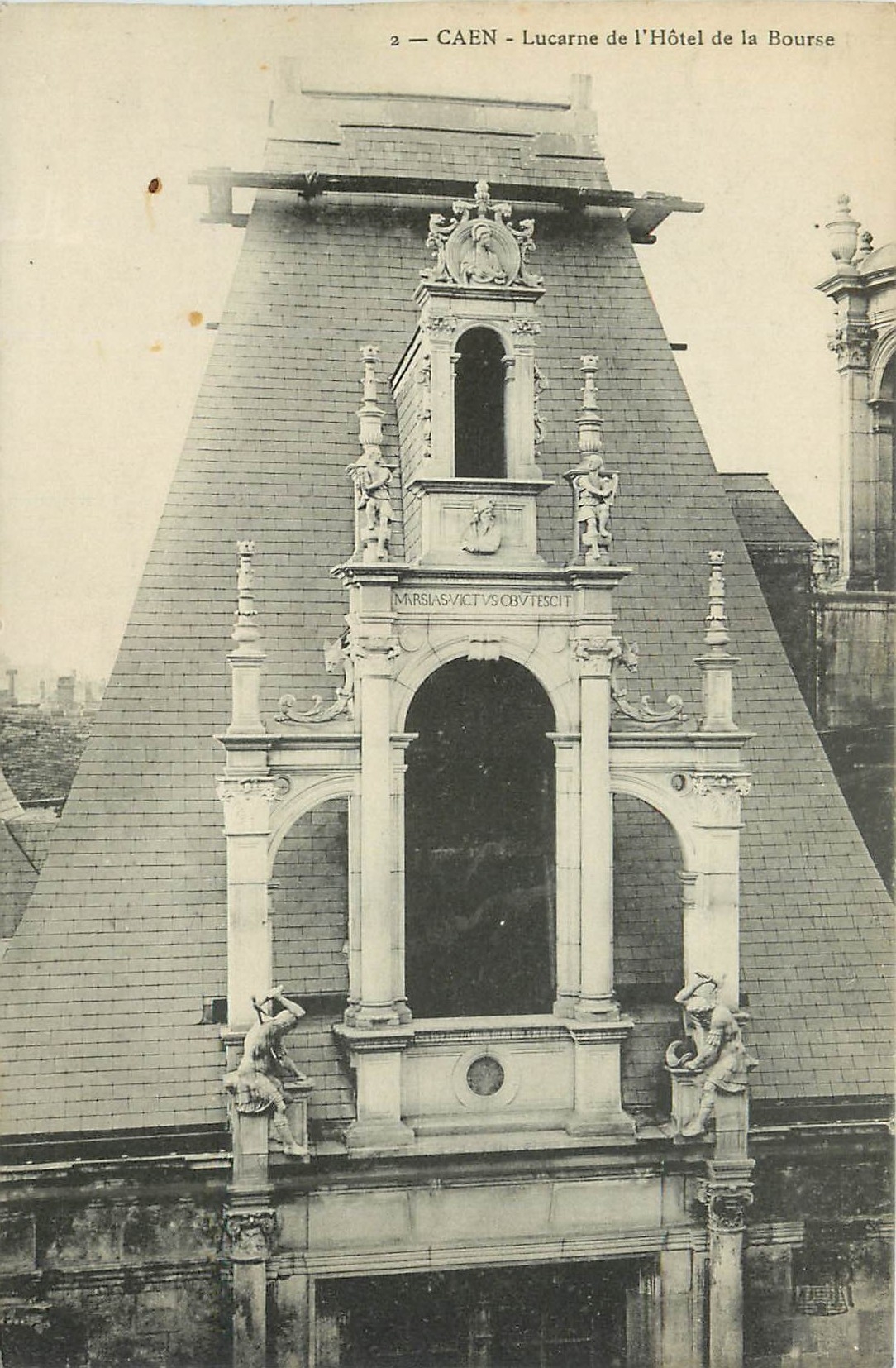 CPA Caen Lucarne de l'Hotel de la Bourse 