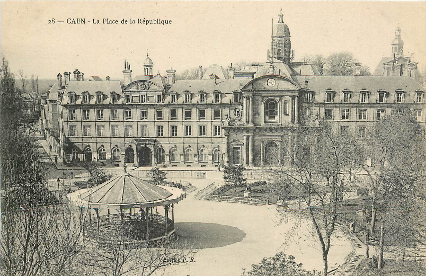 CPA Caen La Place de la Rebublique 