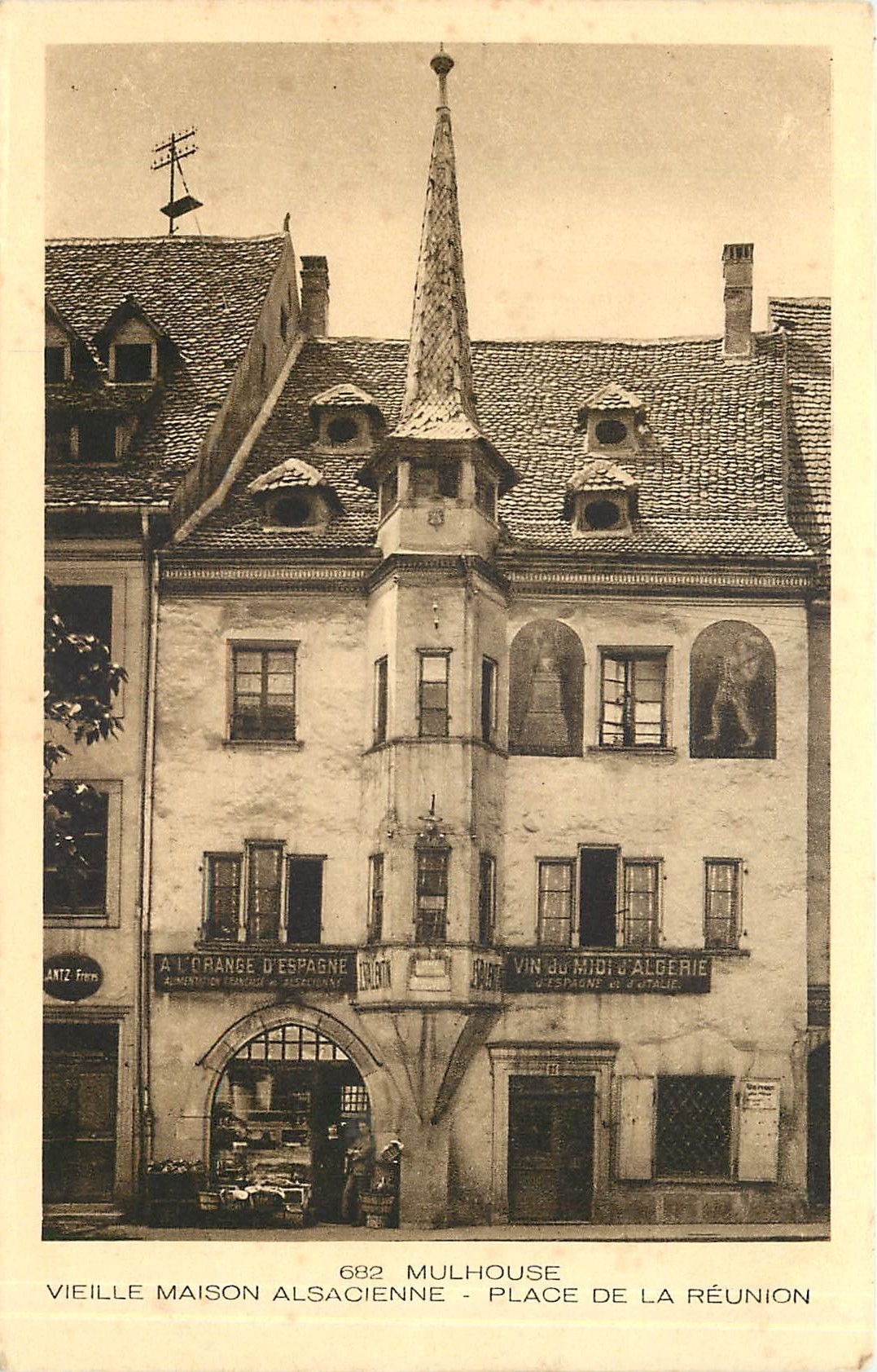 CPA Mulhouse Vieille Maison Alsacienne Place de la Reunion 