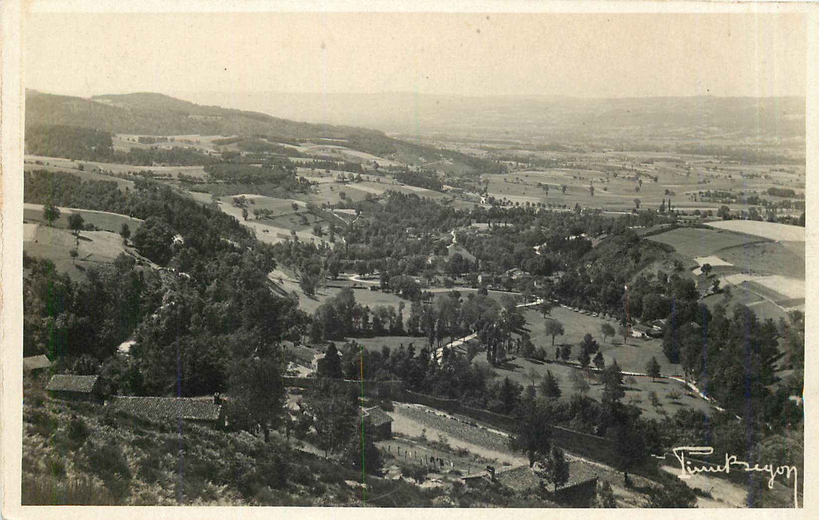 Vue de Nouara vers le S.O. — Le Livradois pittoresque — Librairie P. Thomas, Ambert