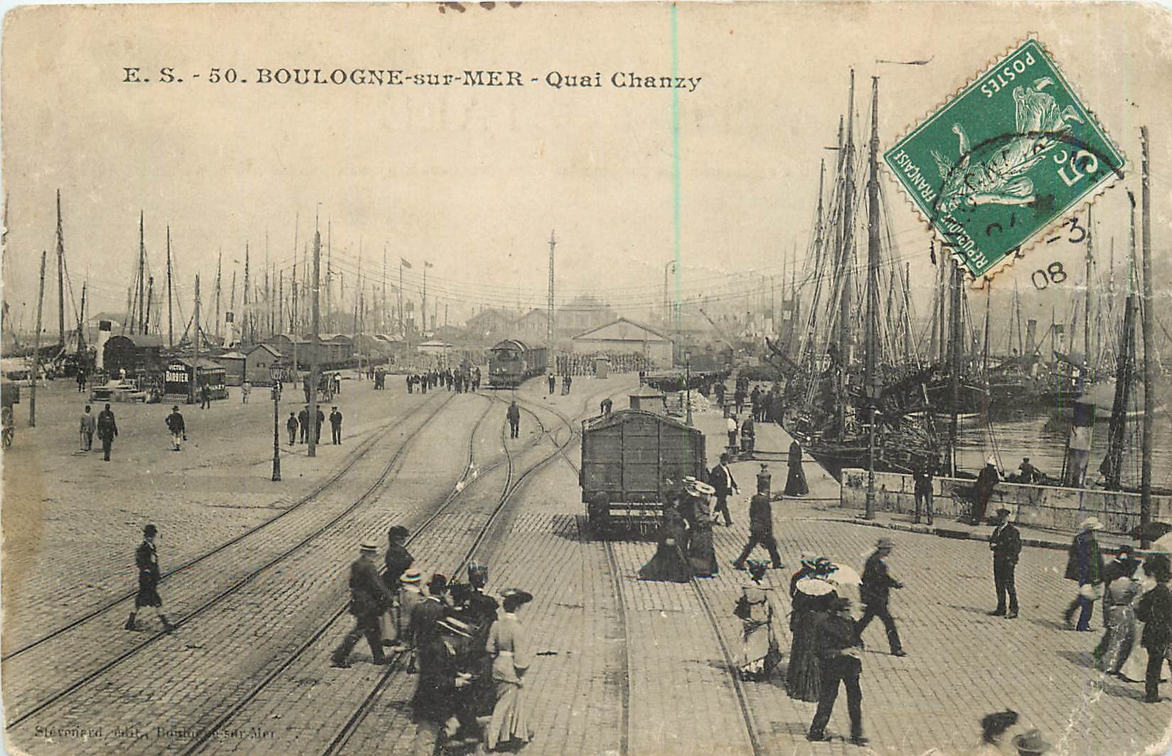 CPA Boulogne sur Mer Quai Chanzy Bateaux