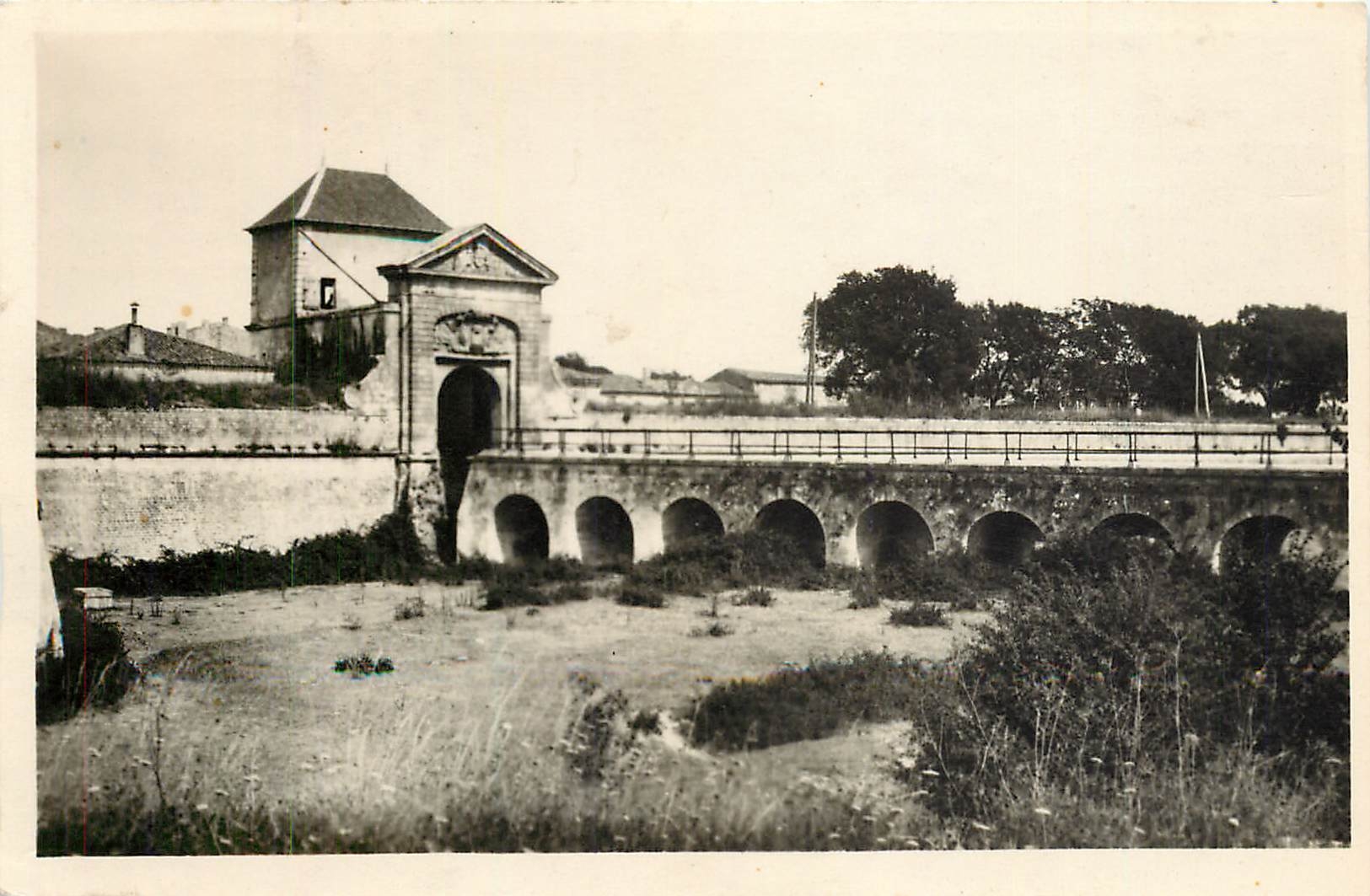 CPA L'Ile De Re Porte Toiras de la Ville forte de St Martin 