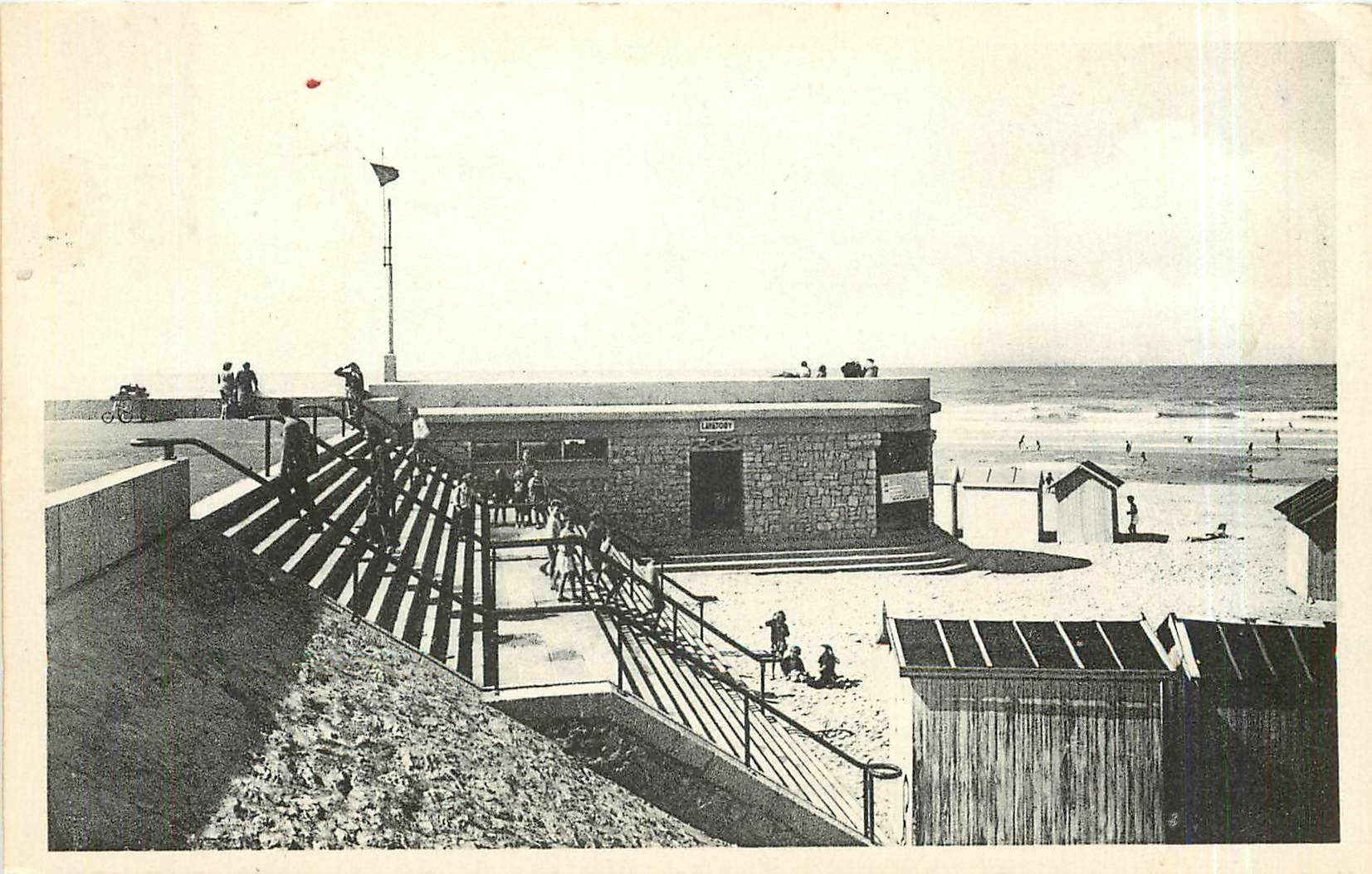 CPA Berck Plage Les Escaliers menant a la Plage 